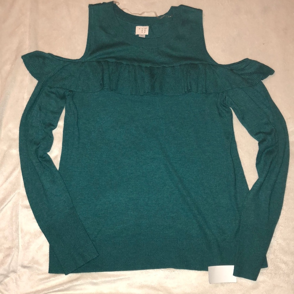 Gorgeous cold shoulder sweater